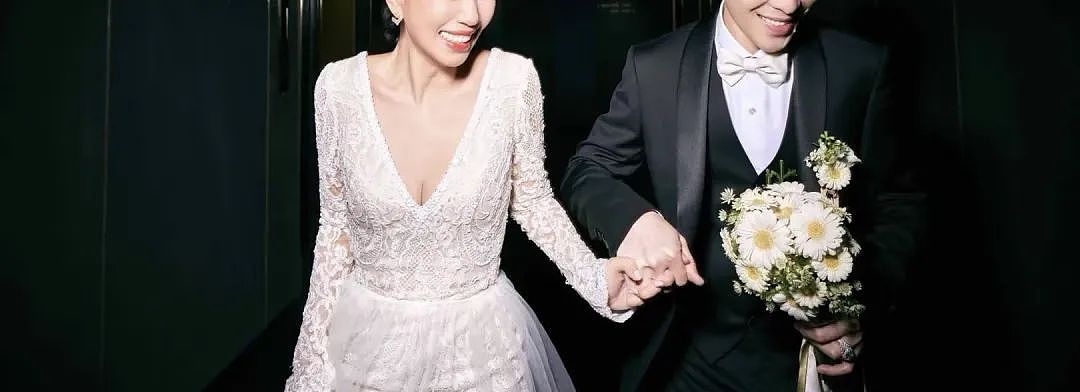 萧敬腾举办世纪婚礼，4套婚纱曝光，600多人赴宴！（组图） - 8