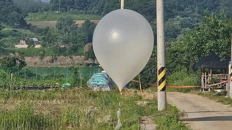 韩国无人机在平壤上空投放大量宣传单，朝鲜防空系统全程毫无反应（组图） - 5