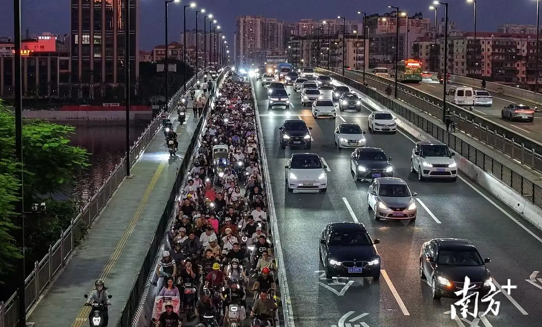 “电鸡”围城！每3.5个中国人就有一辆电瓶车，更大的麻烦还在后头（组图） - 1