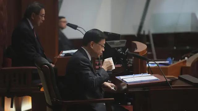 香港施政报告2024：承诺公屋轮候缩短至四年半及“简朴房”取代㓥房，16万人才携亲抵港（组图） - 3