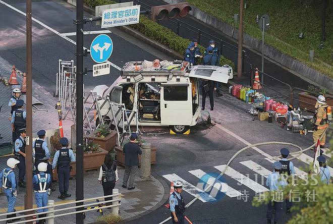 日本首相官邸遭袭击！49岁男子引火焚车狂扔火瓶，日网友却同情犯人…（组图） - 1