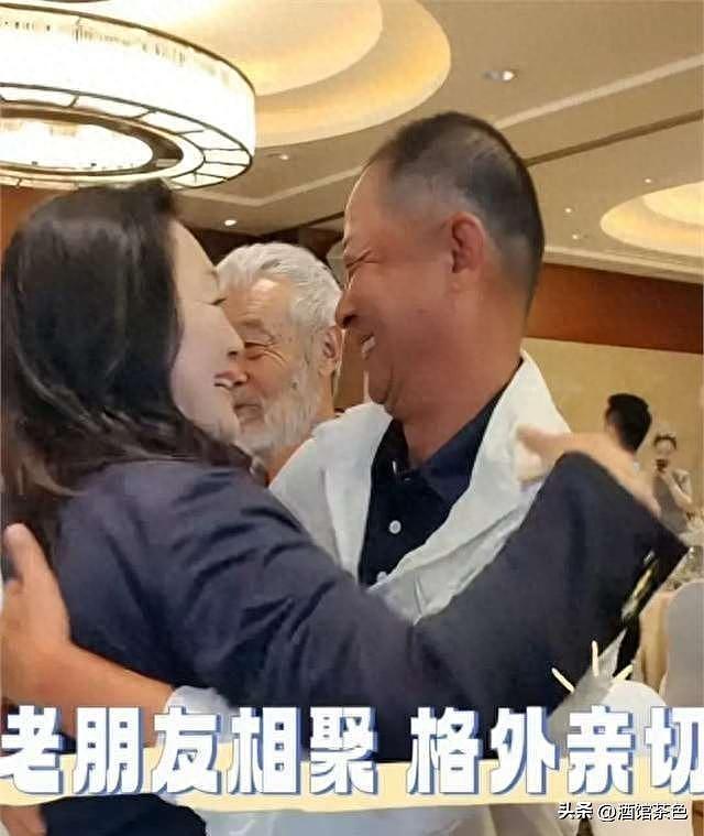 58岁王志文断崖式衰老，富婆娇妻却依旧漂亮，与15岁儿子像爷孙（组图） - 24