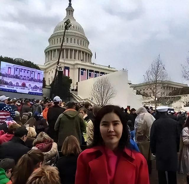 中国红二代一家七口套现20亿！逃离高调晒身后的美国国旗，留下17万股民买单（组图） - 2