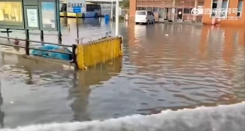 罕见！中国多地突发海水倒灌，房屋被淹，居民紧急避险，专家回应（视频/图） - 1