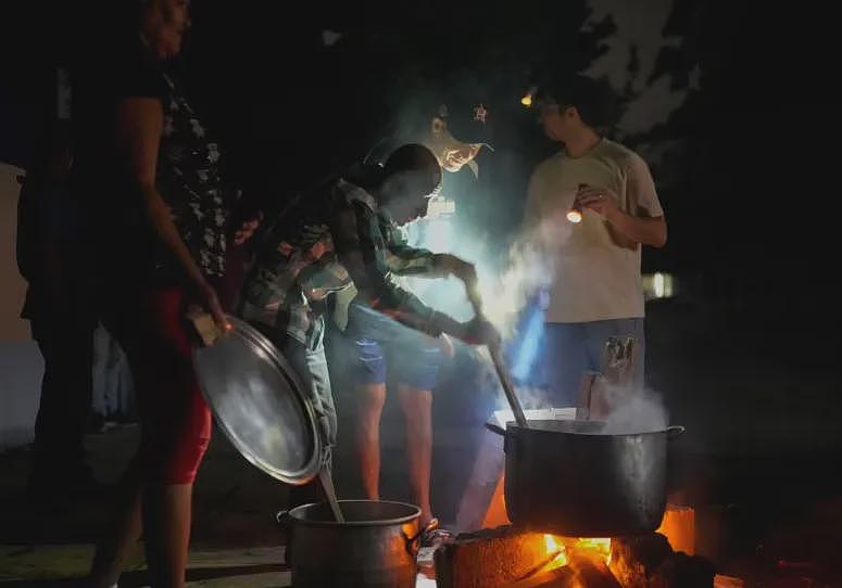 全国停电大瘫痪！数百人挨饿、满街垃圾老鼠、学校商店全关！夺命飓风登陆，加拿大人被困...（组图） - 2