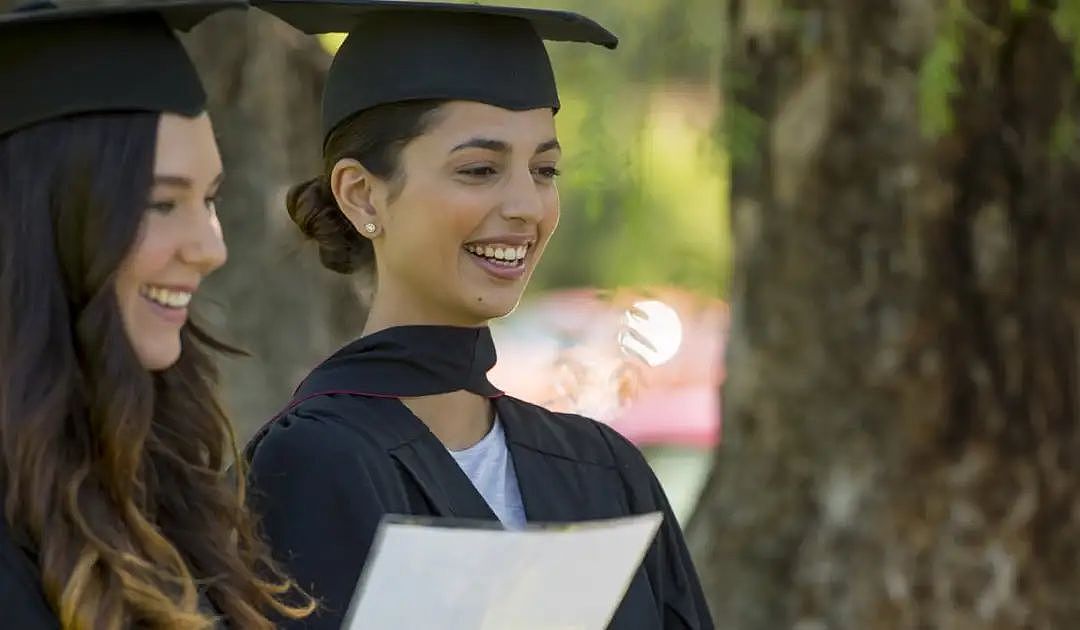 留学生少了，澳洲大学扛不住！大学校长纷纷做出惊人决定...（组图） - 9