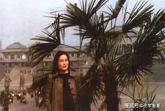 同样是张艺谋的基因，把肖华女儿和陈婷儿子一比..（组图） - 4