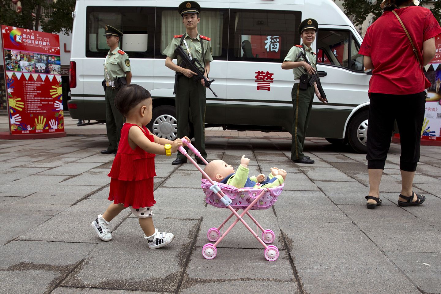 “上次月经什么时候？” 中国街道办开打“催生电话”，网友：简直是骚扰（组图） - 3