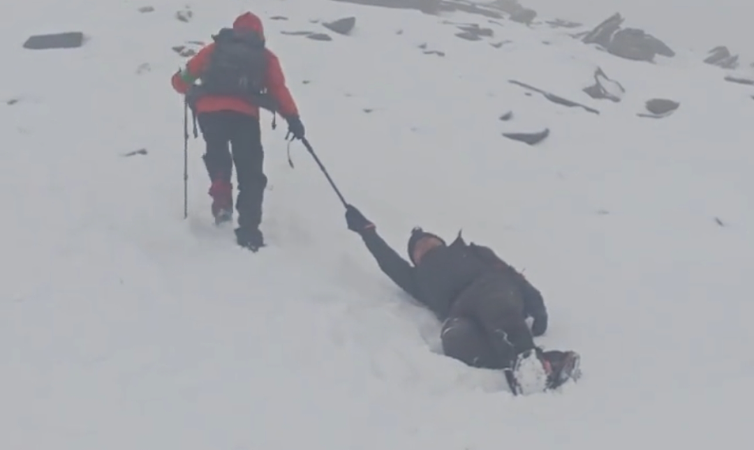 中产高级运动突然被年轻人挤爆，一个个像“流放宁古塔在雪地里爬”（组图） - 15