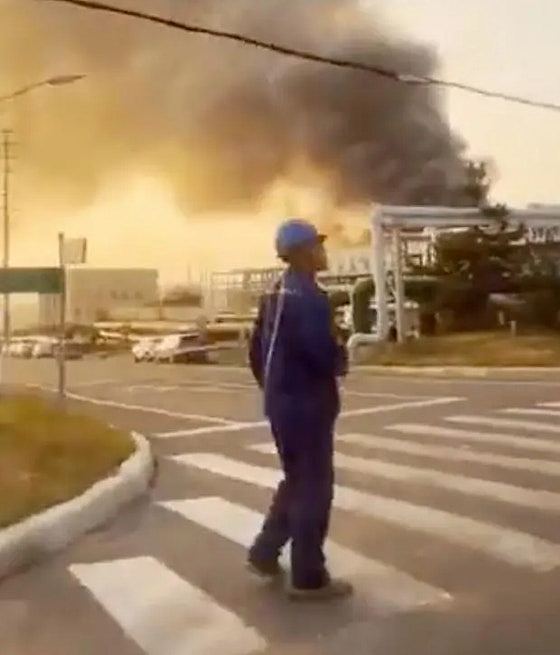 山东威海化工厂爆炸，现场浓烟升天，知情人：去年冬季也爆炸过（组图） - 3