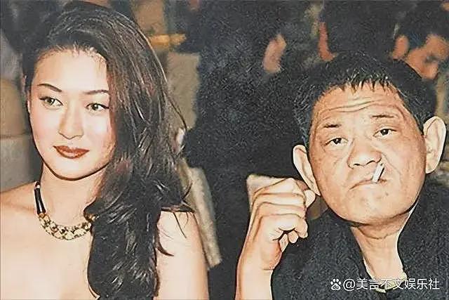 时隔21年后，陈宝莲跳楼撇下的男婴，已长成干爹“黄大少”的样子（组图） - 13