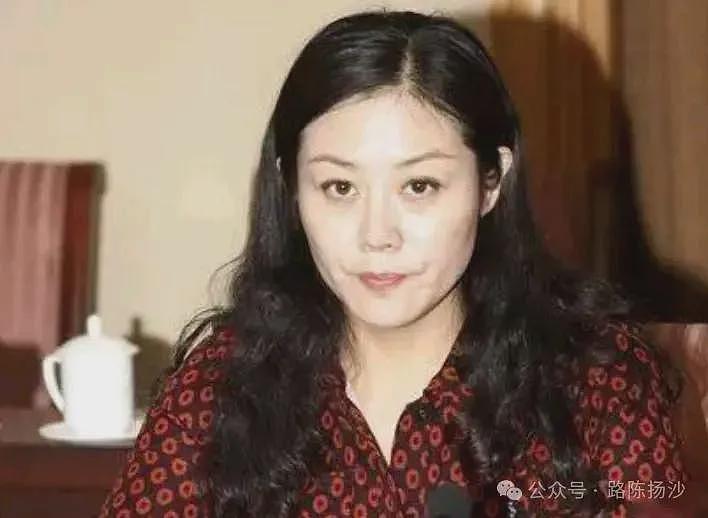 女副市长的“权色人生”，与40多名官员有染，一路飙升到副厅级（组图） - 1