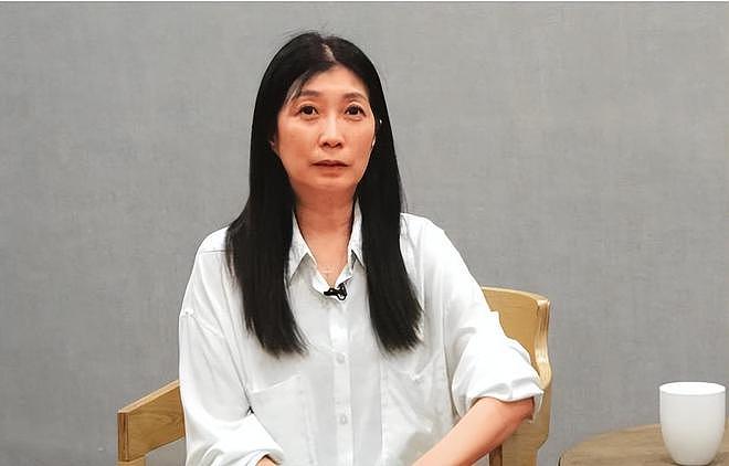 夏克立女儿14岁近照，长发披肩很漂亮 ​​，和妈妈黄嘉千一样高（组图） - 16