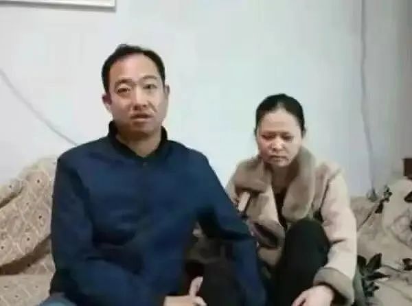 中国博士妻子陪丈夫摆地摊上热搜，网友：这就是现实版《凡人歌》！（组图） - 5