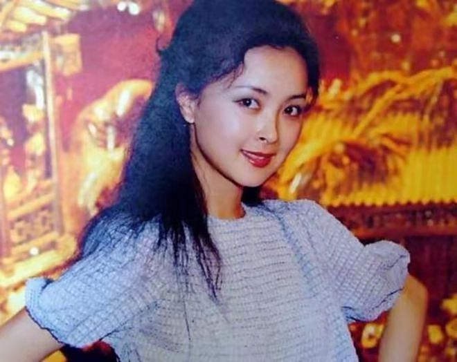 最美杨贵妃周洁：死前苦求刘晓庆，27万美元包机回国仅3天去世（组图） - 1