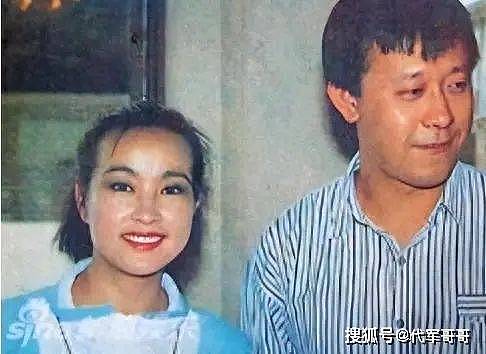 挤走小三小四，完胜刘晓庆，被风流导演独宠19年，她到底啥手段？（组图） - 1