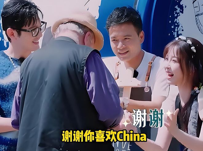 金靖用行动打脸周雨彤？网友：“暗地作”自私，“明的作”才真诚（组图） - 27