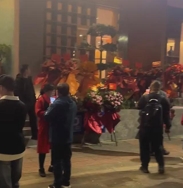 酒店拒绝日本人入住的前台小姐姐火了！账号被扒人很漂亮，名字曝光只有29岁（组图） - 15