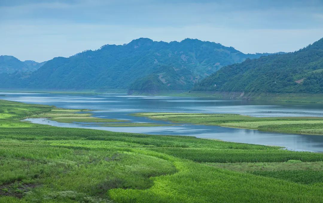 中国最大的“边境”城市，1000元就能玩爽！水果管够，海鲜管饱，比大连安逸，还藏着最美的秋色​（组图） - 2