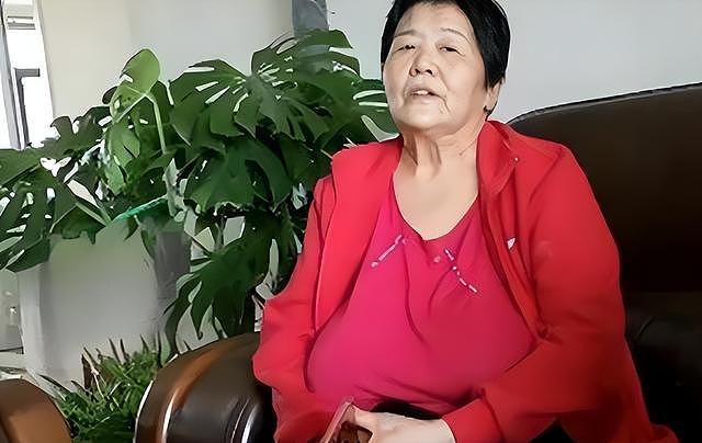 67岁山东夫妇执意生娃，如今却坐轮椅无法自理，5岁的儿子被迫独立学洗衣（组图） - 8