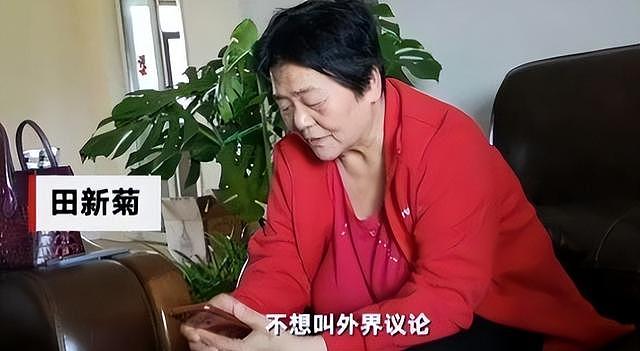 67岁山东夫妇执意生娃，如今却坐轮椅无法自理，5岁的儿子被迫独立学洗衣（组图） - 6