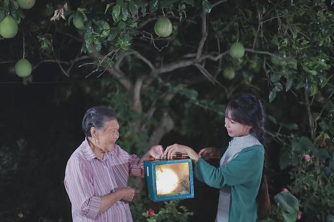 李子柒错字风波发酵！粉丝洗白惹争议，“水”“氺”不能混为一谈（组图） - 1