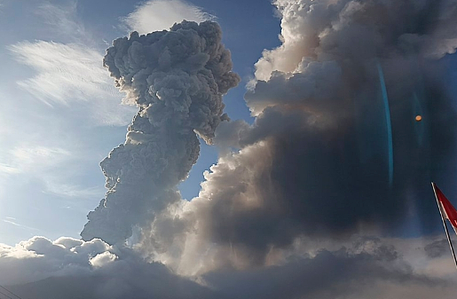 旅游天堂火山爆发，大批航班停飞！ 游客：都飞过半个澳洲了，又原路返回（组图） - 6