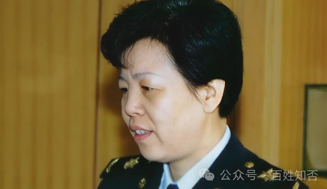 她是霸道女贪官，花500万整容，仅臀部就花了50万，敛财超十亿（组图） - 4