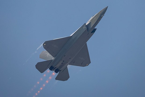 中国隐身战机“歼-35“亮相，挑战美F-35及其制空权（图） - 1