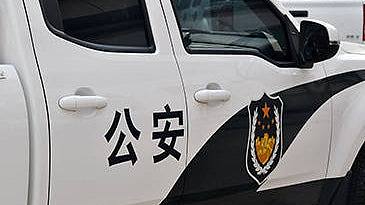 企业家在江苏家中被警察抓走，途径浙江跳车逃脱报警获救（图） - 1