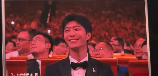 金鸡奖座位惹争议！网友：赵丽颖老气，关晓彤被骂，李庚希当熟女（组图） - 36