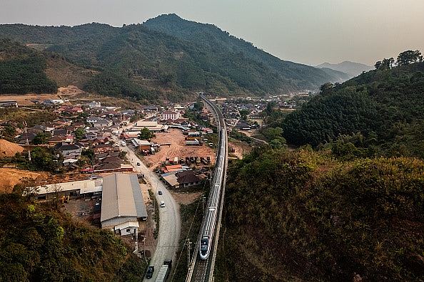 包括澳洲两名少女在内6游客饮假酒中毒亡，老挝政府致哀誓言彻查（组图） - 1