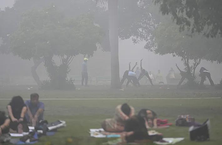 吸一口要老命！印度首都臭气熏天，毒气笼罩！华人头痛眼睛烧灼，呼吸困难...（组图） - 1