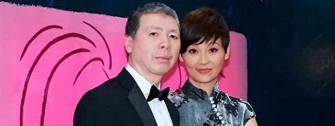 冯小刚宣布与妻子离婚，财产平分因爱上他人，网友热议不断（组图） - 16