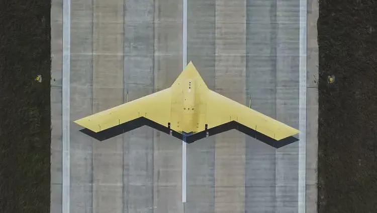 马斯克转中国无人机视频：现在还有傻子生产F-35！称“狗屎设计”（组图） - 5