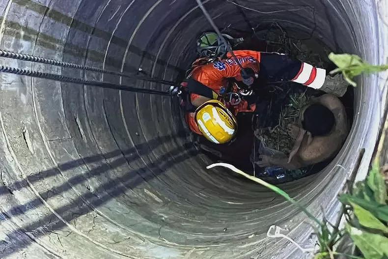 中国男子在泰国被困枯井，呼救声被当成闹鬼！3天3夜后才被警方发现（组图） - 1