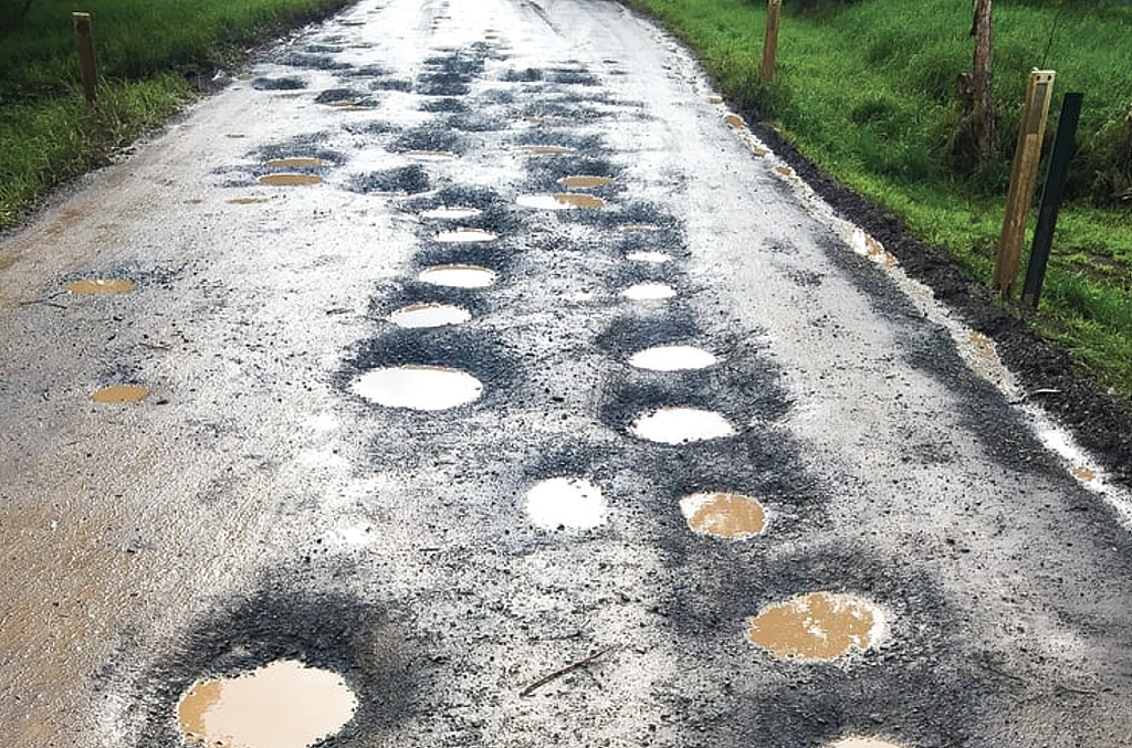 “只能听天由命！”墨尔本道路坑洞遍布无人修，华人区亦成险境（组图） - 3