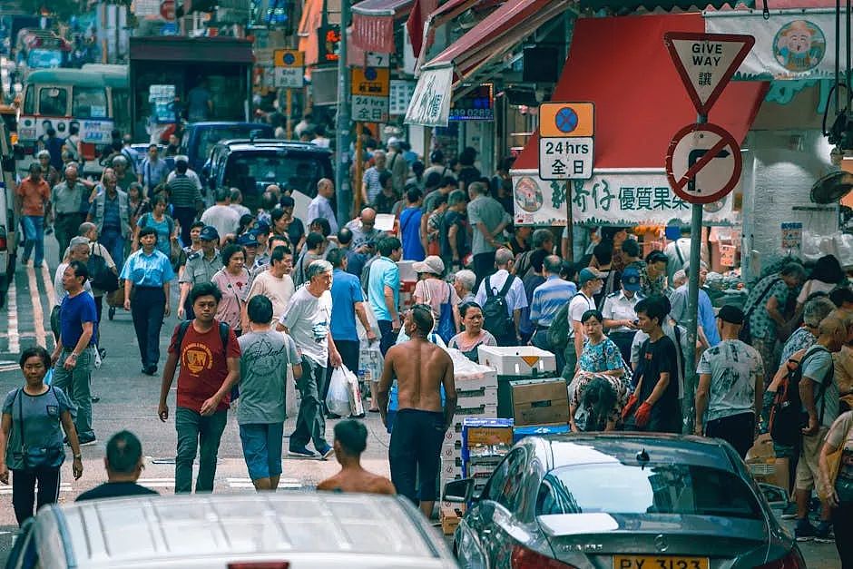 牛津毕业后我成了港漂，买不起房，不敢休假更不敢生病…（组图） - 3