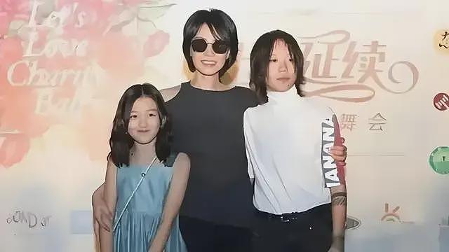 王菲俩女儿：一个14岁辍学，一个天生兔唇，如今两人状态惊呆全网（组图） - 1