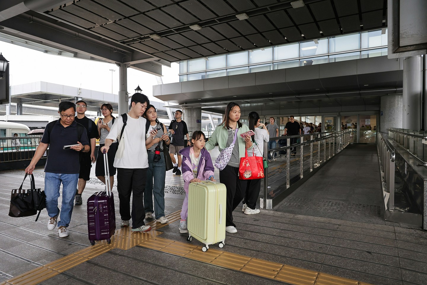 12.1起深圳居民赴港旅游一签多行，珠海居民明年赴澳旅游一周一行（组图） - 3