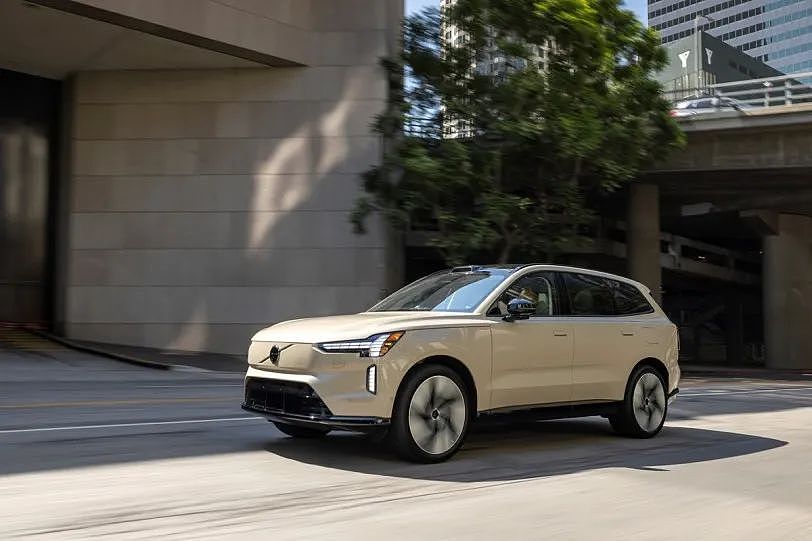 【汽车】《时代》杂志将Volvo EX90驾驶员理解系统评为2024年最佳发明之一（组图） - 1