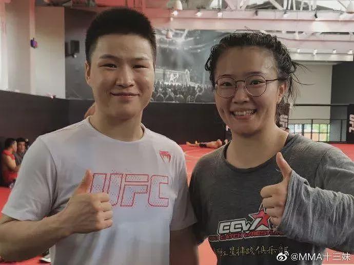 白天行医晚上格斗，这个女孩拿下了UFC冠军（组图） - 3