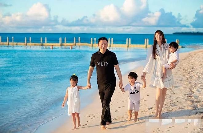 台媒曝吴佩慈未婚夫被FBI通缉，涉案金额逾2330亿，她却不受影响（组图） - 7