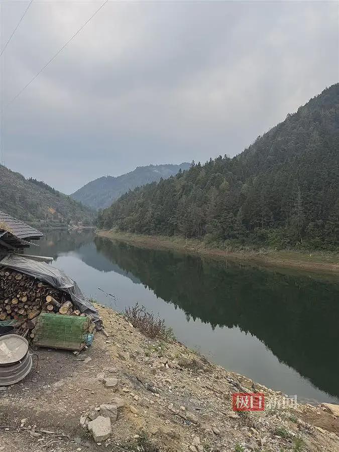 实探贵州从江翻船事故现场：水较深但流速缓，村民乘船过河采药发生意外（组图） - 1