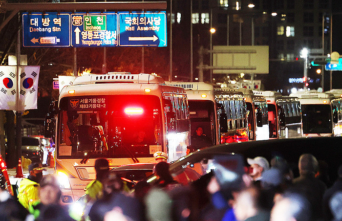 首尔“动荡”一夜，当地华人：半夜能听到直升机声（组图） - 13