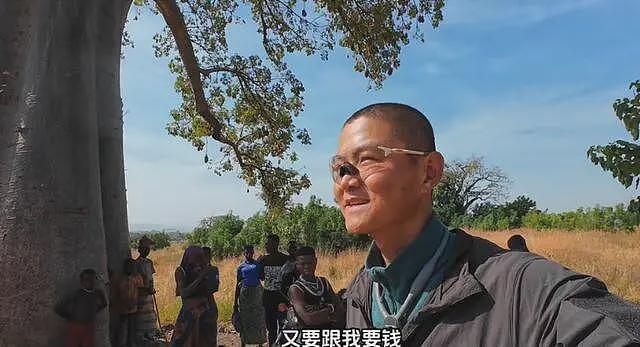 中国博主在非洲遭敲诈，报警后还被关押27小时，释放时心怀怨气（组图） - 4