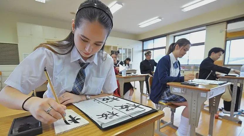 日本学校倒闭后，废弃校园成了旅游景点...（组图） - 12