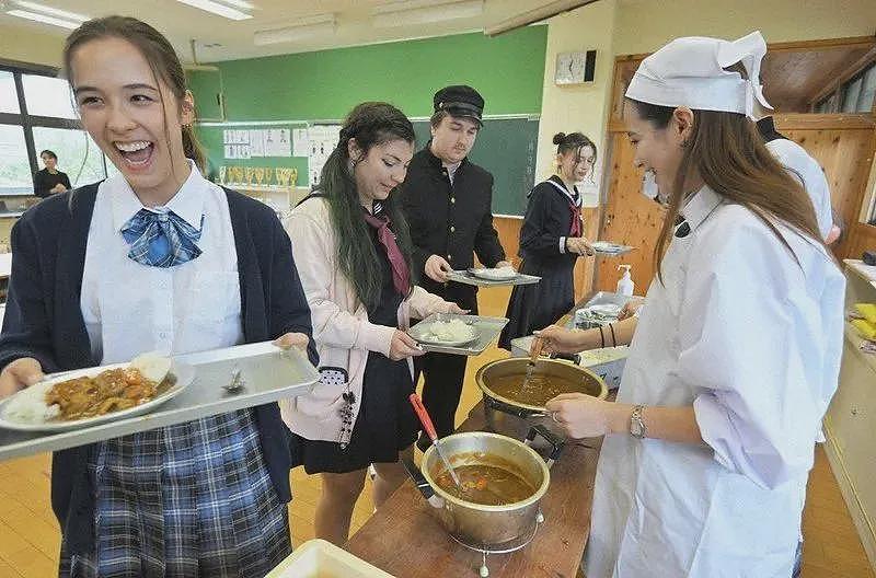 日本学校倒闭后，废弃校园成了旅游景点...（组图） - 20