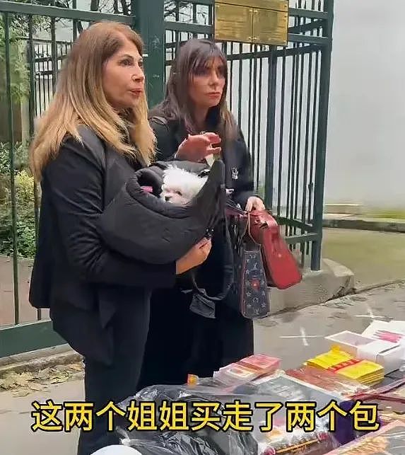 神秘的东方文化？中国殡葬用品在巴黎被围观！法国人：它们真的太美了…（组图） - 1