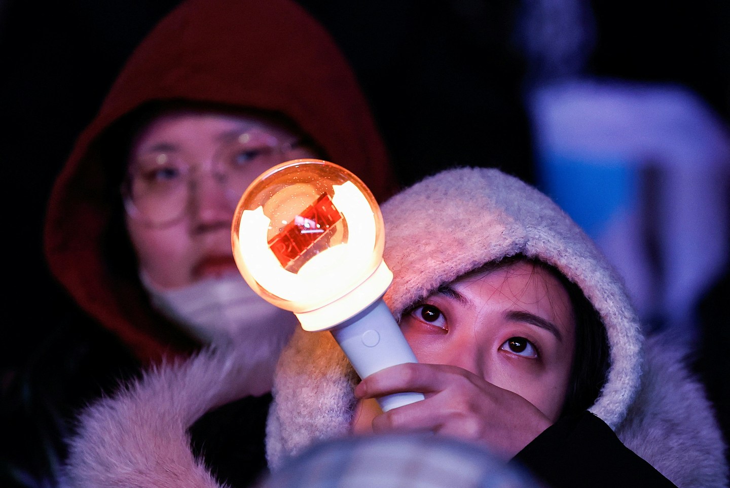 韩国奉俊昊等3000演艺人士联署促尹锡悦下台，年轻人烛光集会示威（组图） - 1